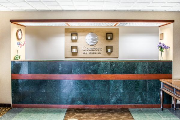 Comfort Inn & Suites Maumee - Toledo (I80-90)